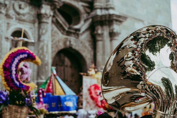 What should you consider when booking a holiday rental in Edinburgh for attending music festivals?