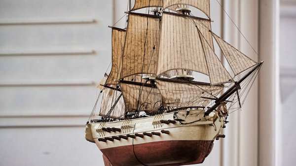 What are the top recommendations for a guided tour of the historic shipbuilding museums in Glasgow?